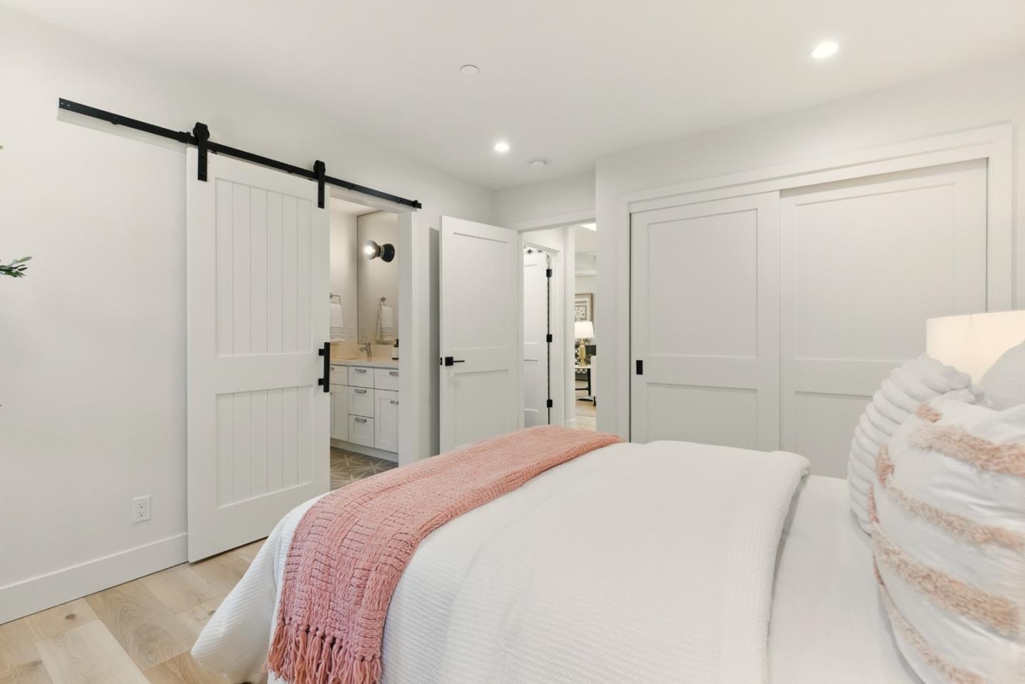 Detail Gallery Image 20 of 42 For 153 Somerset St, Redwood City,  CA 94062 - 4 Beds | 3/1 Baths