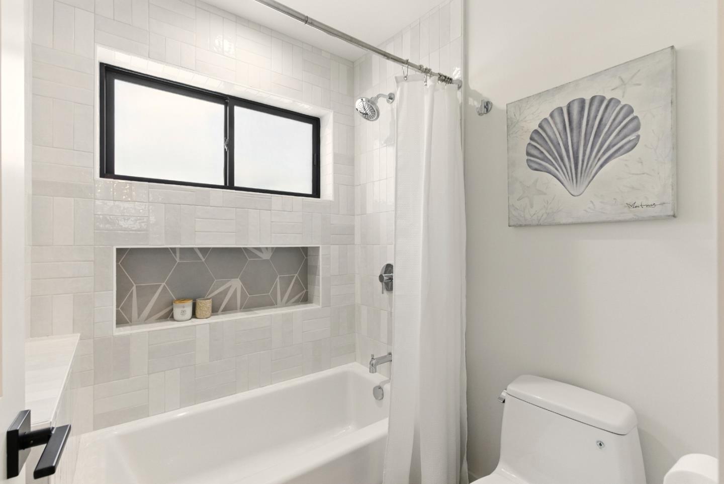 Detail Gallery Image 22 of 42 For 153 Somerset St, Redwood City,  CA 94062 - 4 Beds | 3/1 Baths