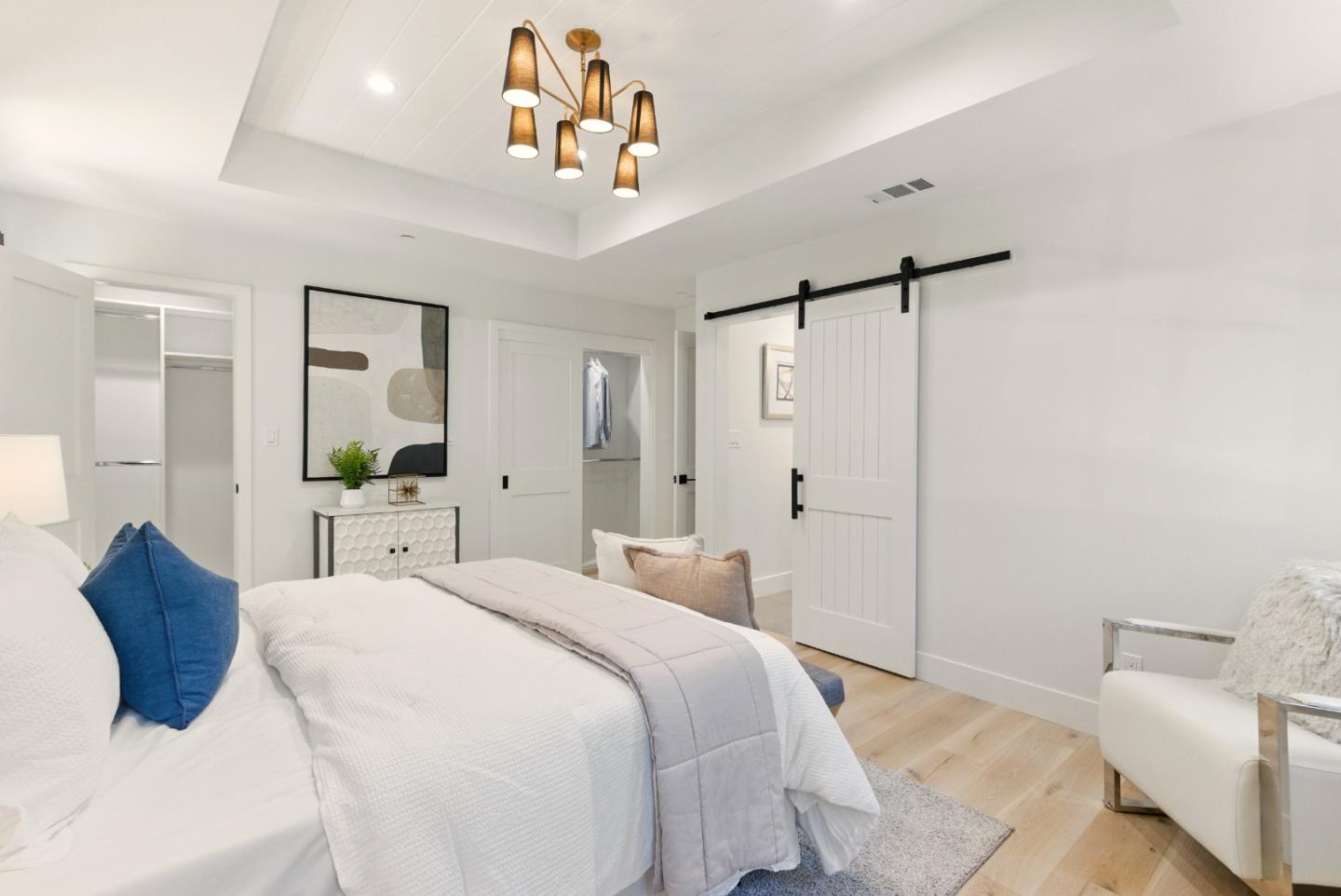 Detail Gallery Image 26 of 42 For 153 Somerset St, Redwood City,  CA 94062 - 4 Beds | 3/1 Baths