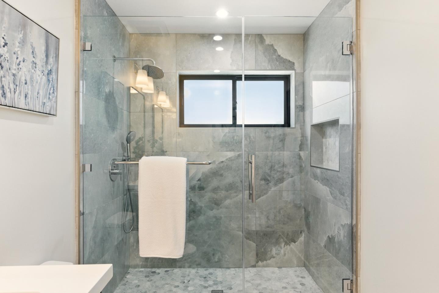 Detail Gallery Image 27 of 42 For 153 Somerset St, Redwood City,  CA 94062 - 4 Beds | 3/1 Baths
