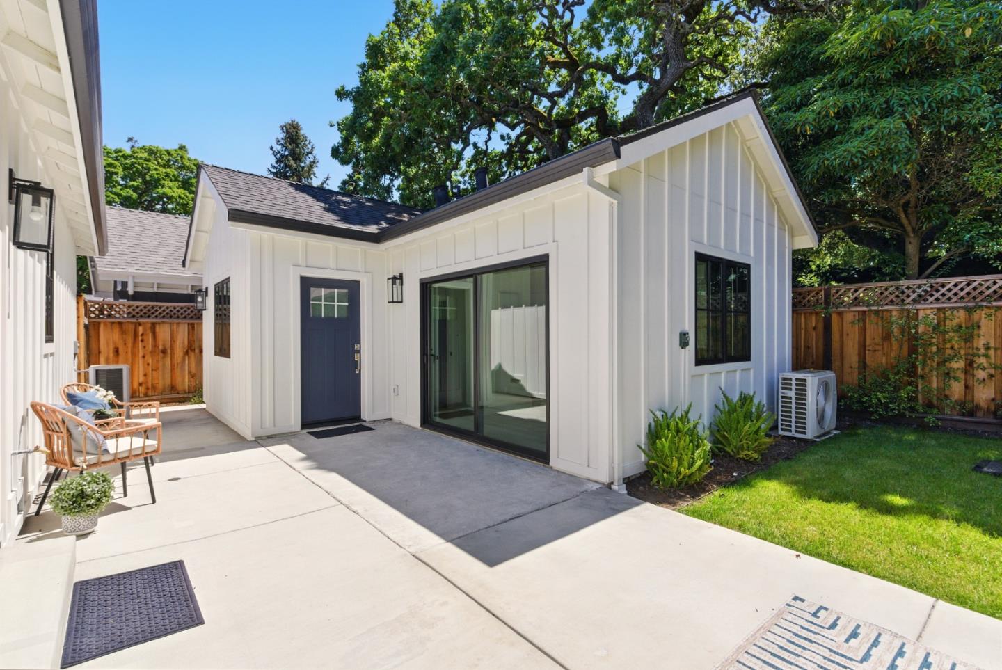 Detail Gallery Image 29 of 42 For 153 Somerset St, Redwood City,  CA 94062 - 4 Beds | 3/1 Baths