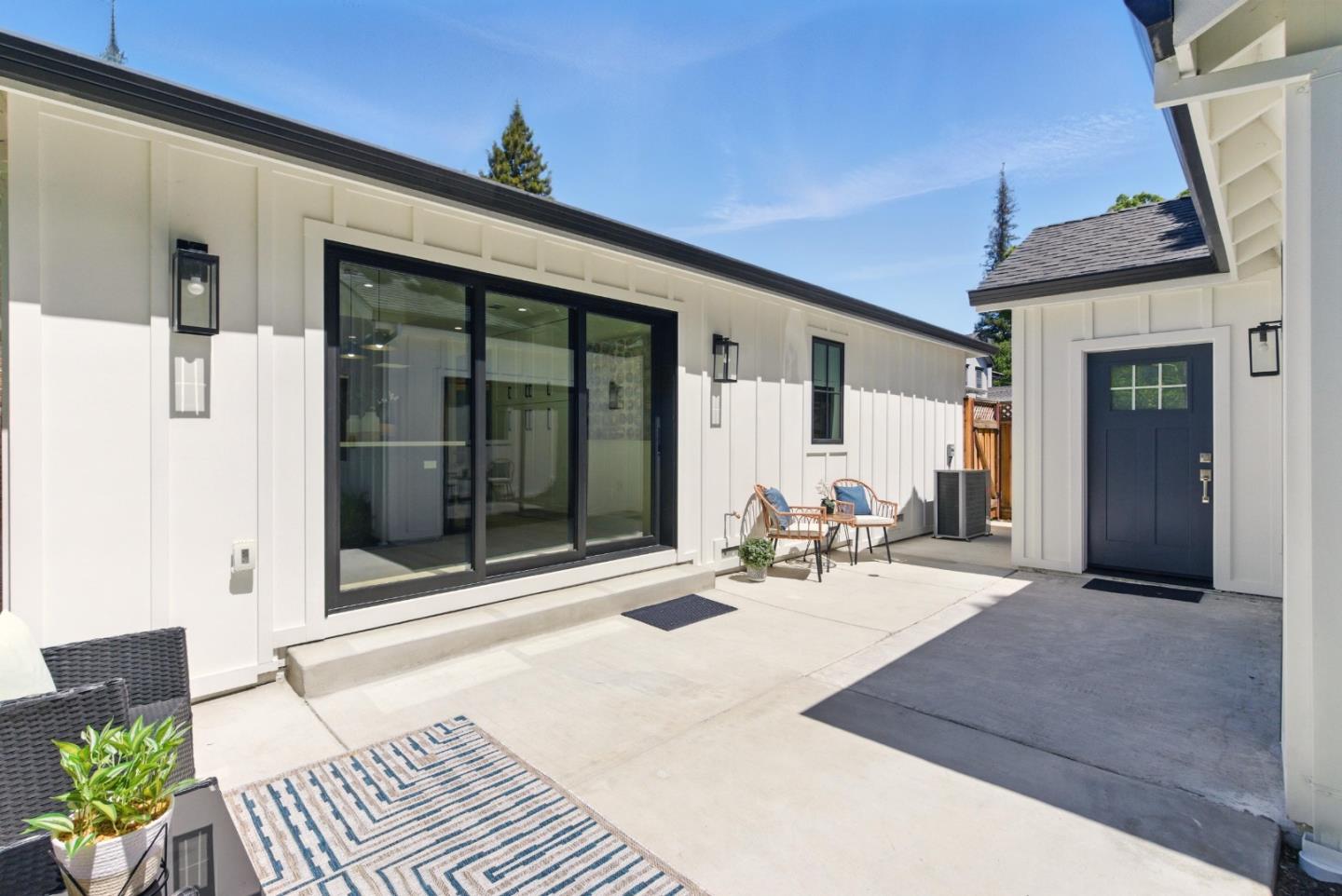 Detail Gallery Image 30 of 42 For 153 Somerset St, Redwood City,  CA 94062 - 4 Beds | 3/1 Baths