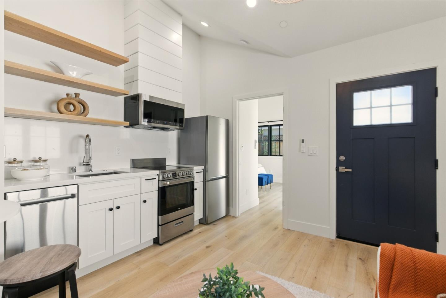 Detail Gallery Image 33 of 42 For 153 Somerset St, Redwood City,  CA 94062 - 4 Beds | 3/1 Baths