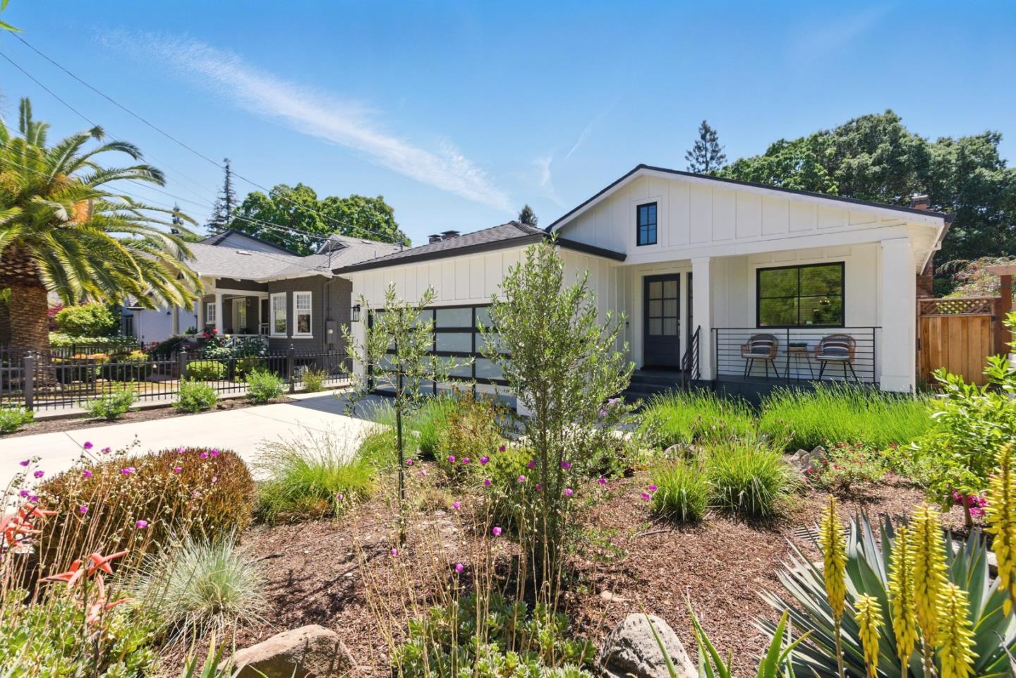 Detail Gallery Image 4 of 42 For 153 Somerset St, Redwood City,  CA 94062 - 4 Beds | 3/1 Baths