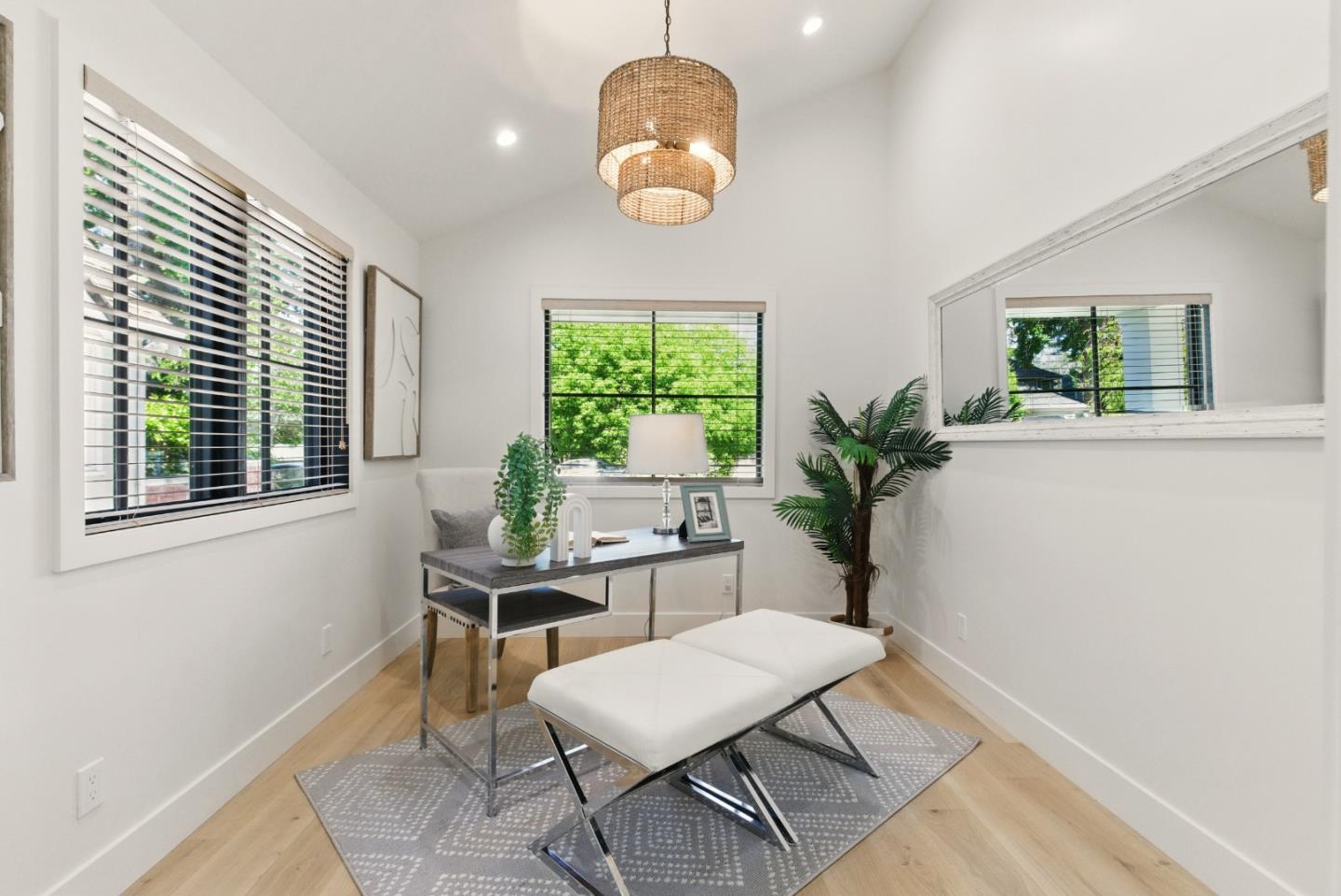 Detail Gallery Image 7 of 42 For 153 Somerset St, Redwood City,  CA 94062 - 4 Beds | 3/1 Baths