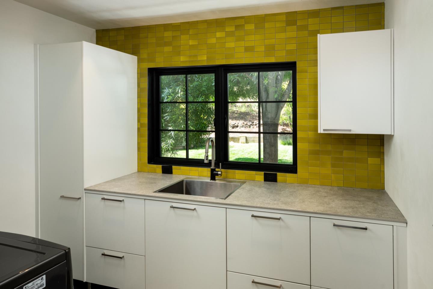 Detail Gallery Image 10 of 19 For 13321 La Paloma Rd, Los Altos Hills,  CA 94022 - 6 Beds | 3/1 Baths