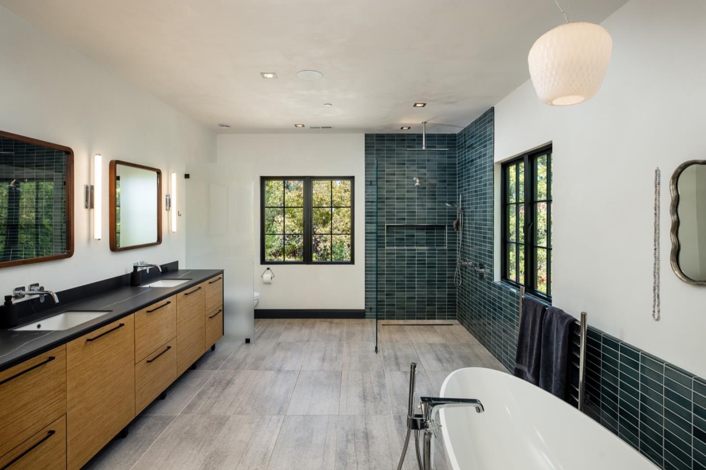 Detail Gallery Image 12 of 19 For 13321 La Paloma Rd, Los Altos Hills,  CA 94022 - 6 Beds | 3/1 Baths