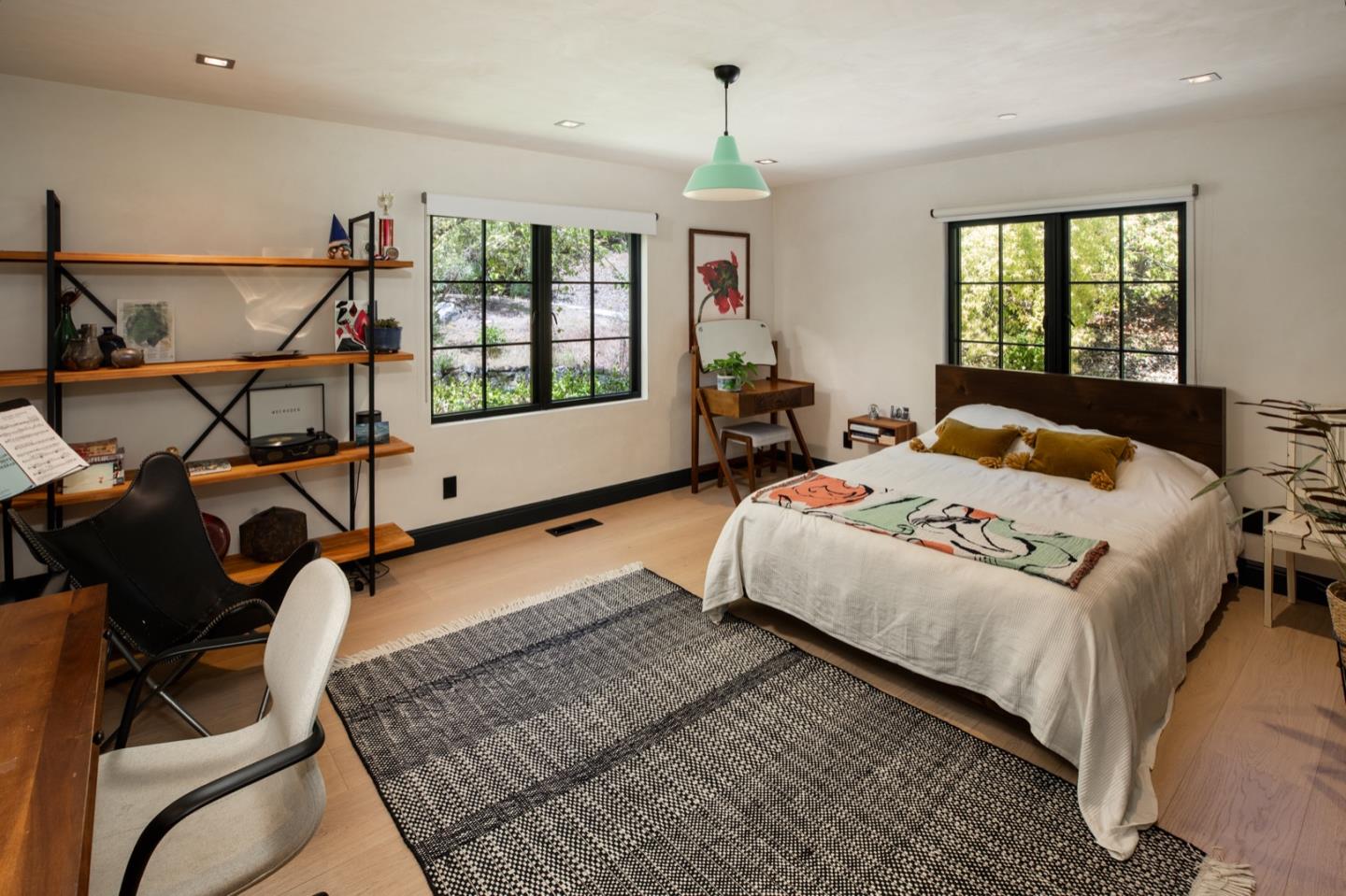 Detail Gallery Image 15 of 19 For 13321 La Paloma Rd, Los Altos Hills,  CA 94022 - 6 Beds | 3/1 Baths