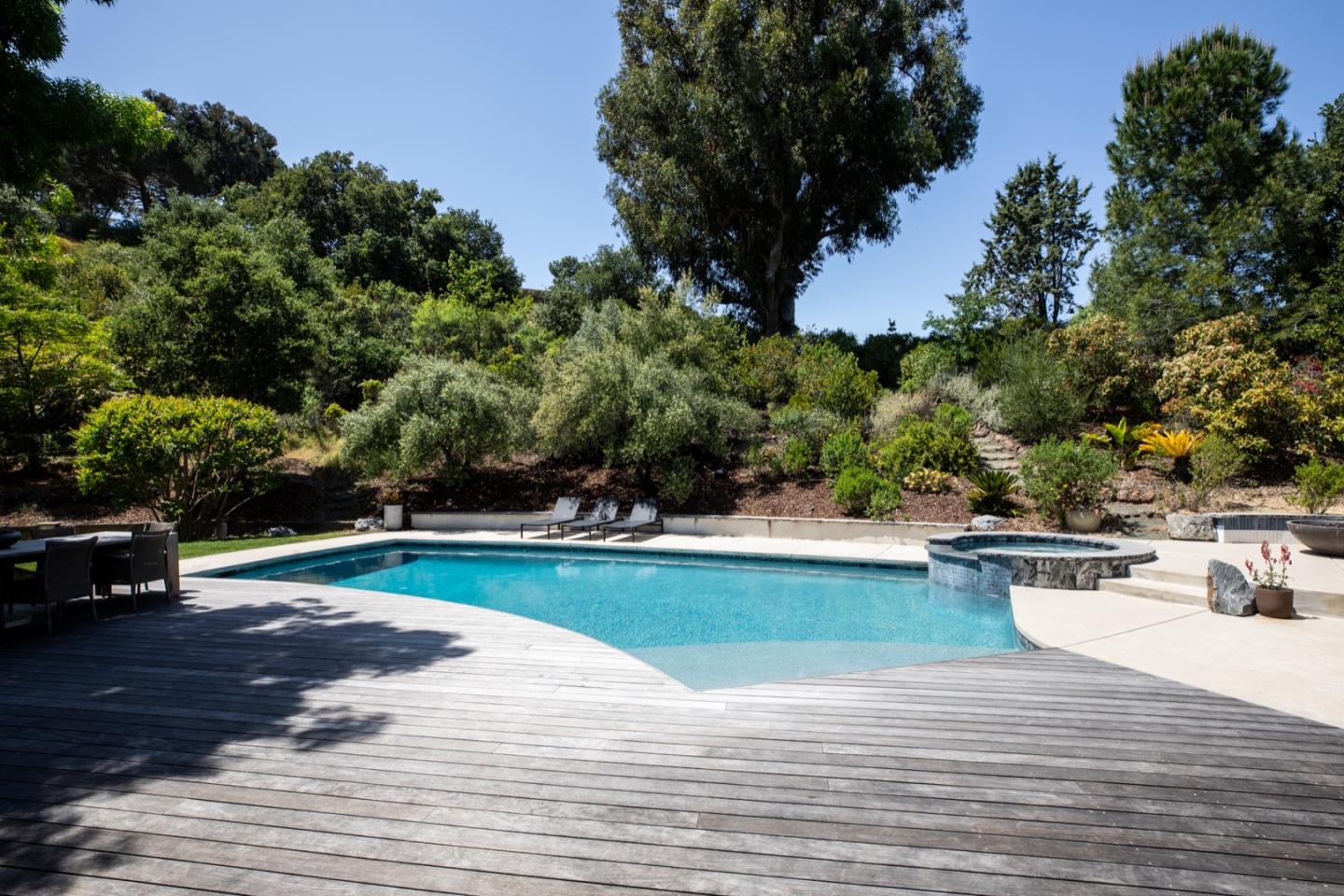 Detail Gallery Image 17 of 19 For 13321 La Paloma Rd, Los Altos Hills,  CA 94022 - 6 Beds | 3/1 Baths