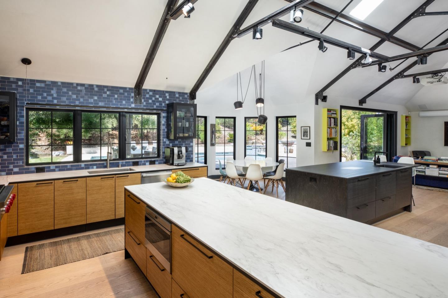 Detail Gallery Image 3 of 19 For 13321 La Paloma Rd, Los Altos Hills,  CA 94022 - 6 Beds | 3/1 Baths