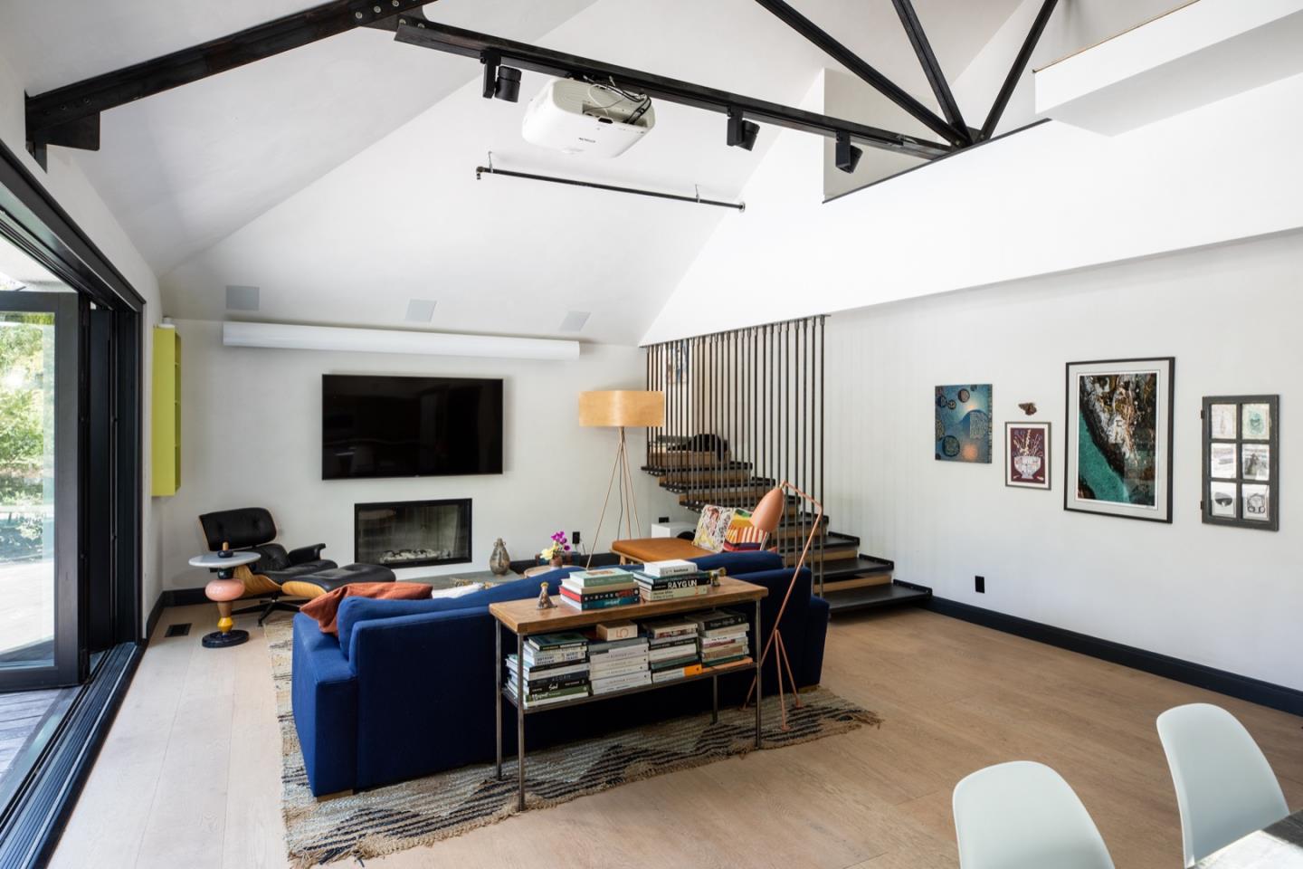 Detail Gallery Image 9 of 19 For 13321 La Paloma Rd, Los Altos Hills,  CA 94022 - 6 Beds | 3/1 Baths