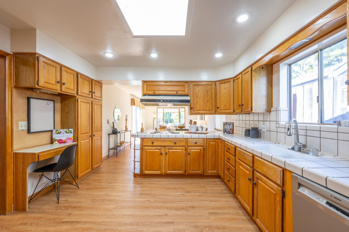 Detail Gallery Image 11 of 21 For 348 31st Ave, San Mateo,  CA 94403 - 4 Beds | 2 Baths