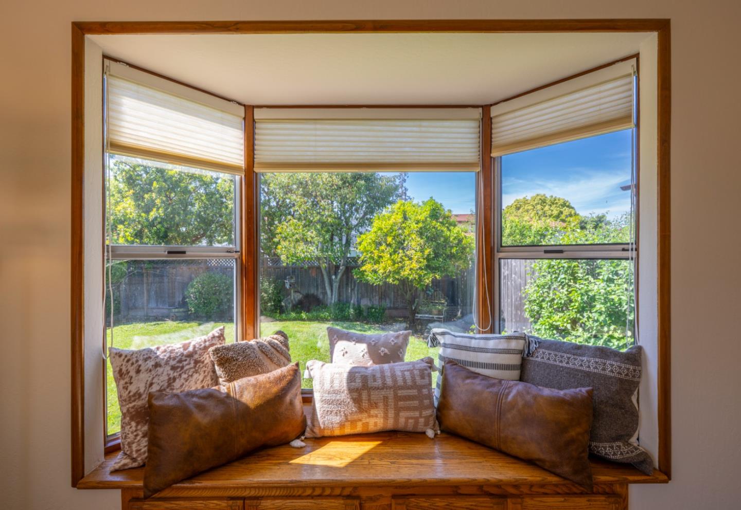 Detail Gallery Image 14 of 21 For 348 31st Ave, San Mateo,  CA 94403 - 4 Beds | 2 Baths