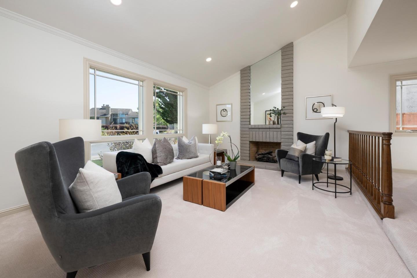 Detail Gallery Image 3 of 44 For 150 Crestview Dr, San Carlos,  CA 94070 - 4 Beds | 2/1 Baths
