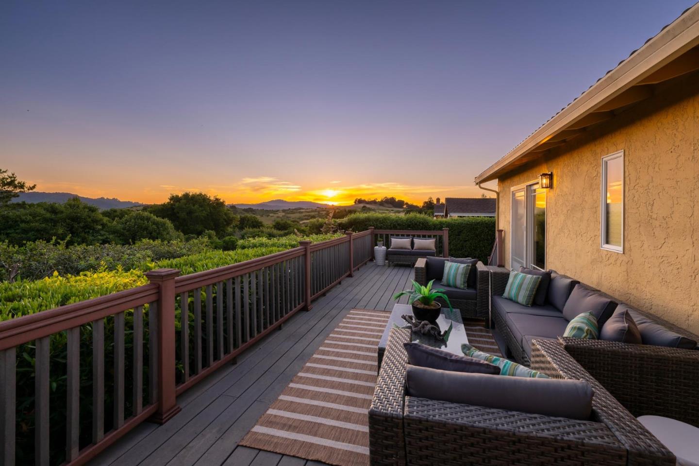 Detail Gallery Image 31 of 44 For 150 Crestview Dr, San Carlos,  CA 94070 - 4 Beds | 2/1 Baths