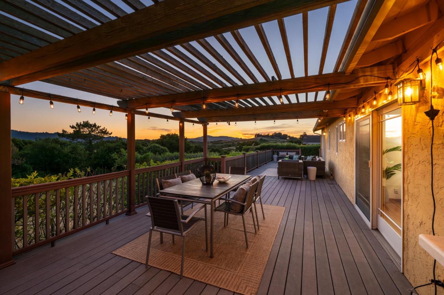 Detail Gallery Image 32 of 44 For 150 Crestview Dr, San Carlos,  CA 94070 - 4 Beds | 2/1 Baths