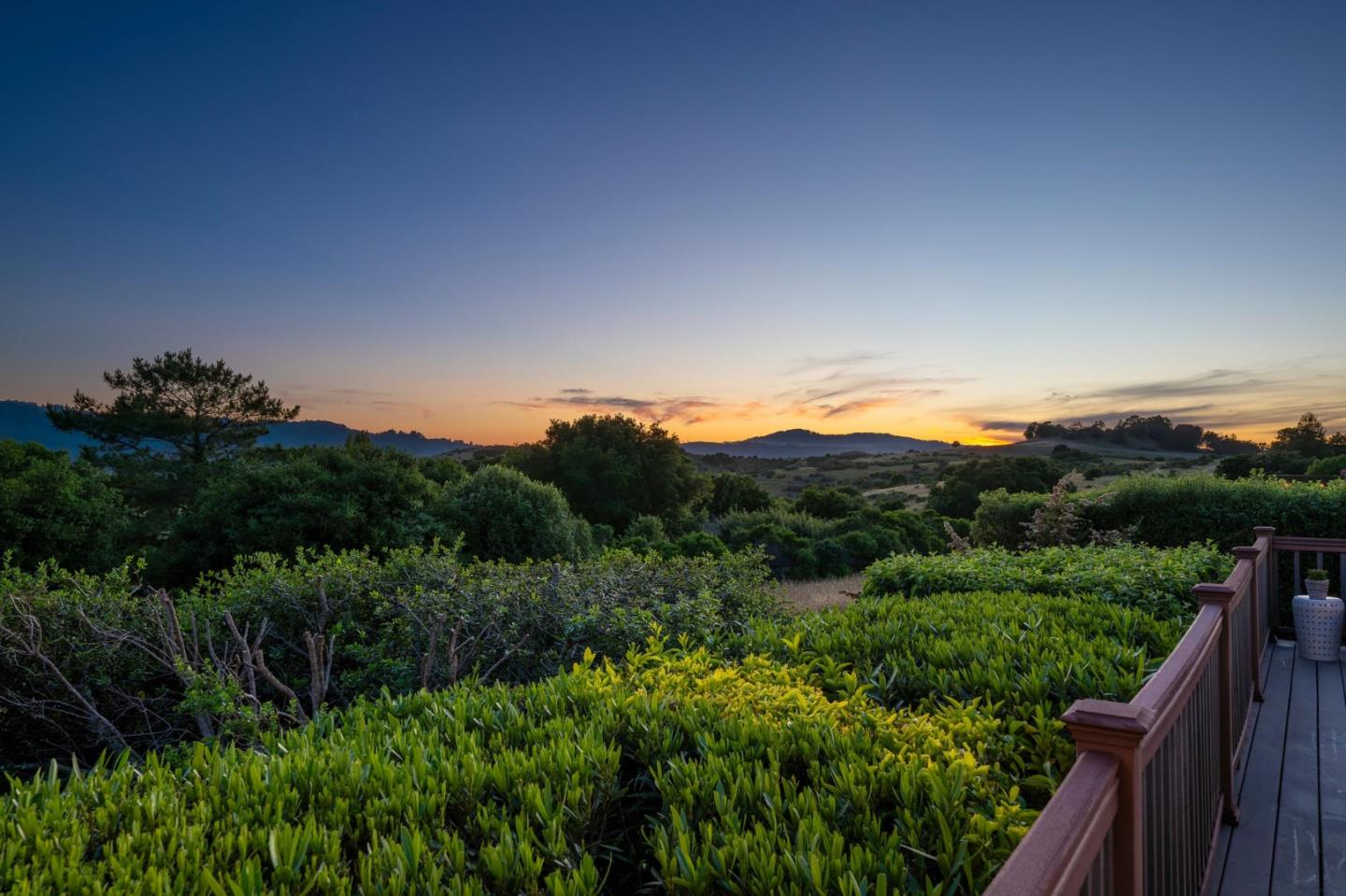 Detail Gallery Image 38 of 44 For 150 Crestview Dr, San Carlos,  CA 94070 - 4 Beds | 2/1 Baths
