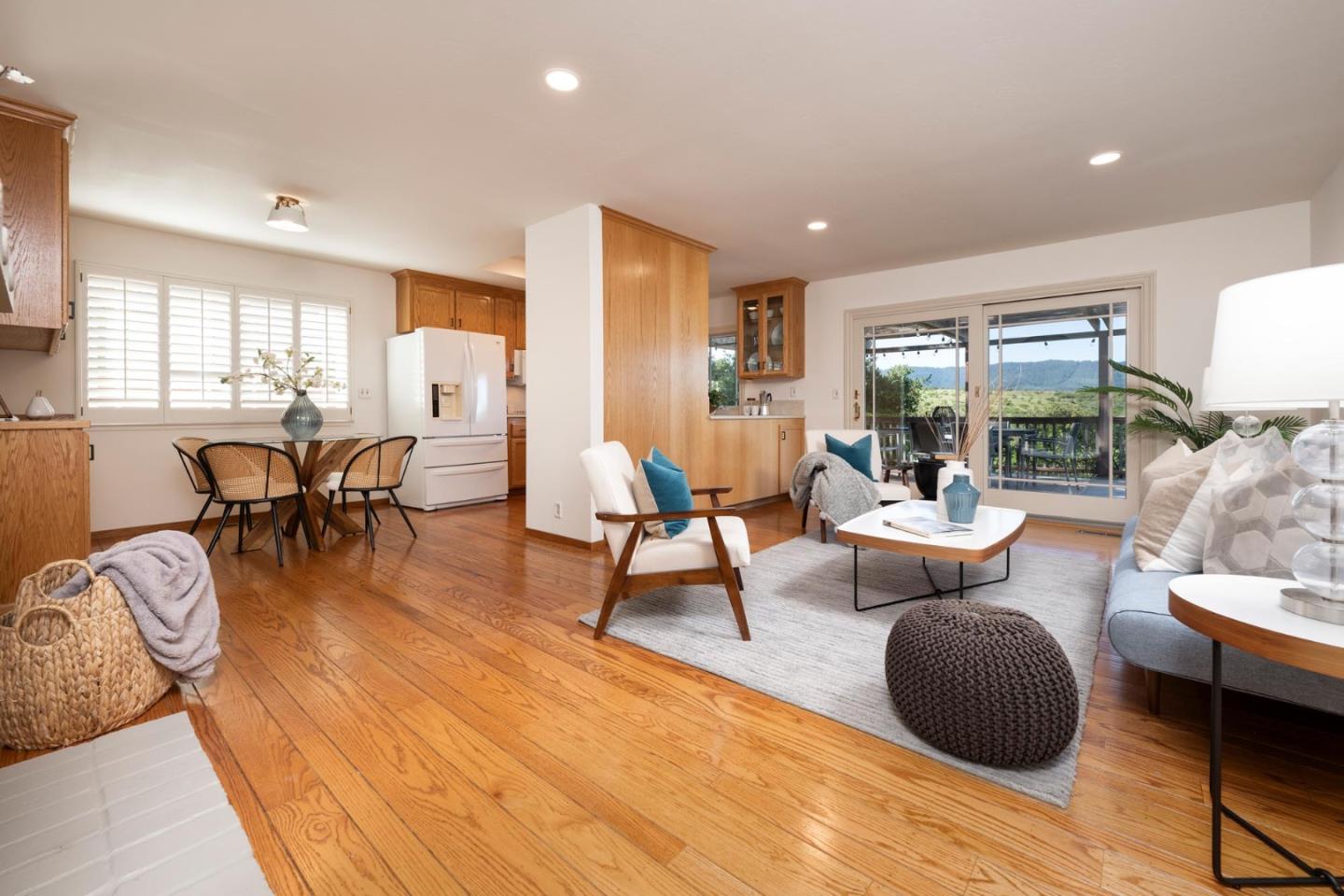 Detail Gallery Image 6 of 44 For 150 Crestview Dr, San Carlos,  CA 94070 - 4 Beds | 2/1 Baths