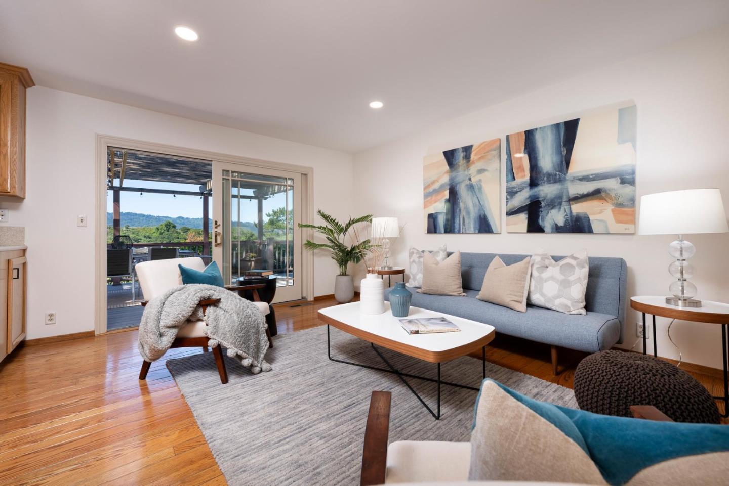 Detail Gallery Image 7 of 44 For 150 Crestview Dr, San Carlos,  CA 94070 - 4 Beds | 2/1 Baths