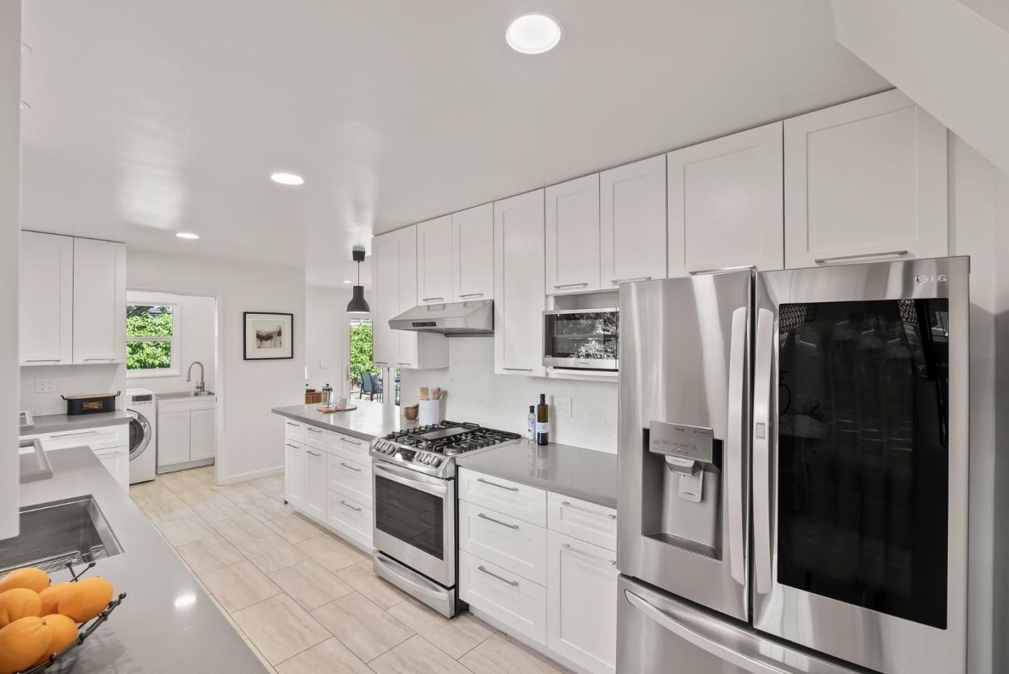 Detail Gallery Image 14 of 47 For 1465 Bonita Ave, Mountain View,  CA 94040 - 4 Beds | 2 Baths