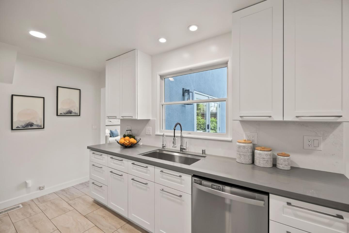 Detail Gallery Image 17 of 47 For 1465 Bonita Ave, Mountain View,  CA 94040 - 4 Beds | 2 Baths