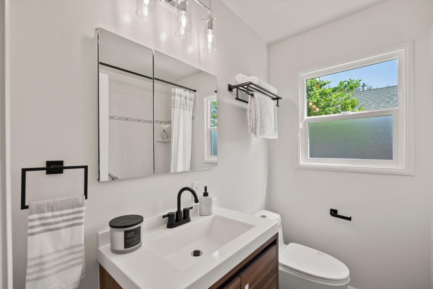 Detail Gallery Image 26 of 47 For 1465 Bonita Ave, Mountain View,  CA 94040 - 4 Beds | 2 Baths