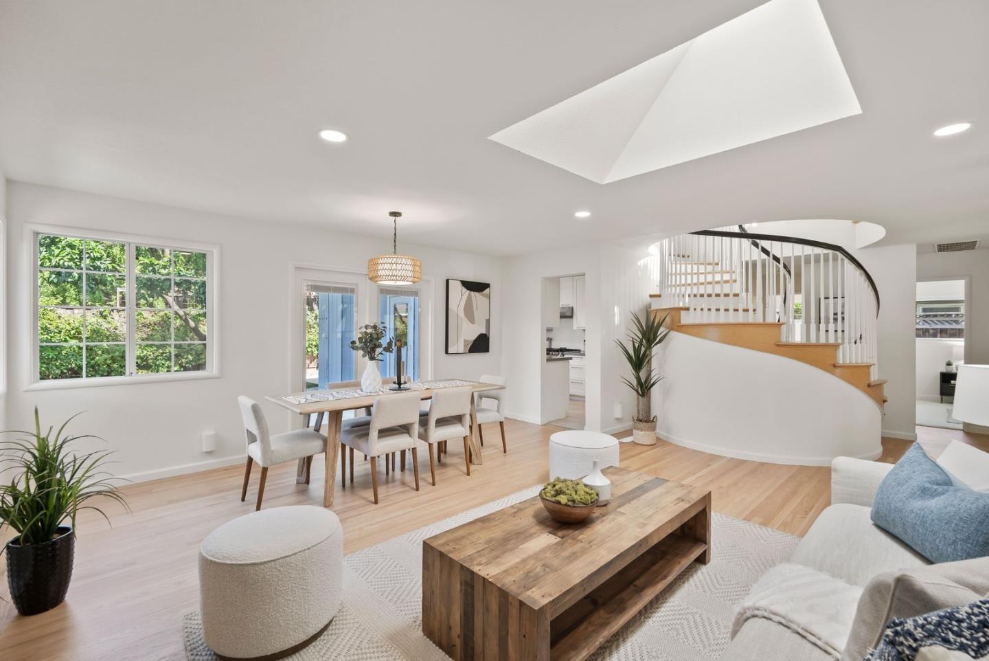 Detail Gallery Image 9 of 47 For 1465 Bonita Ave, Mountain View,  CA 94040 - 4 Beds | 2 Baths