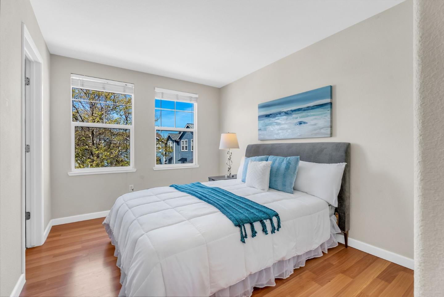 Detail Gallery Image 25 of 52 For 700 Mesa Cir, Hayward,  CA 94541 - 3 Beds | 3 Baths