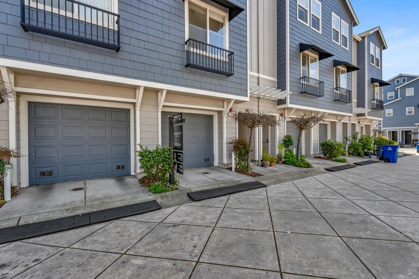 Detail Gallery Image 34 of 52 For 700 Mesa Cir, Hayward,  CA 94541 - 3 Beds | 3 Baths