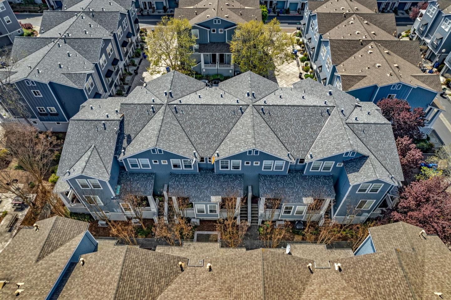 Detail Gallery Image 36 of 52 For 700 Mesa Cir, Hayward,  CA 94541 - 3 Beds | 3 Baths