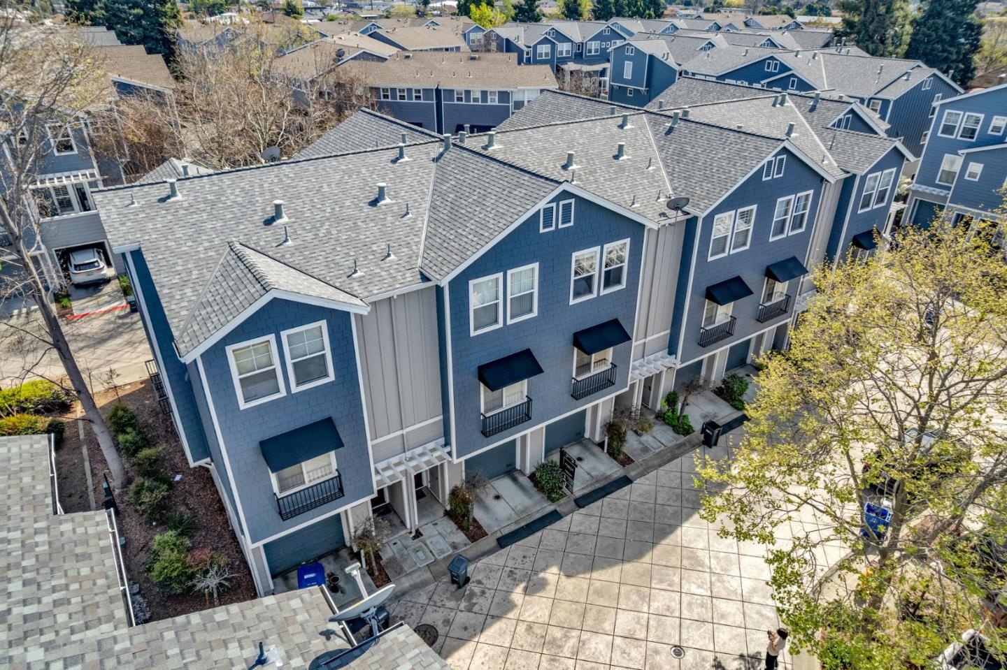 Detail Gallery Image 38 of 52 For 700 Mesa Cir, Hayward,  CA 94541 - 3 Beds | 3 Baths