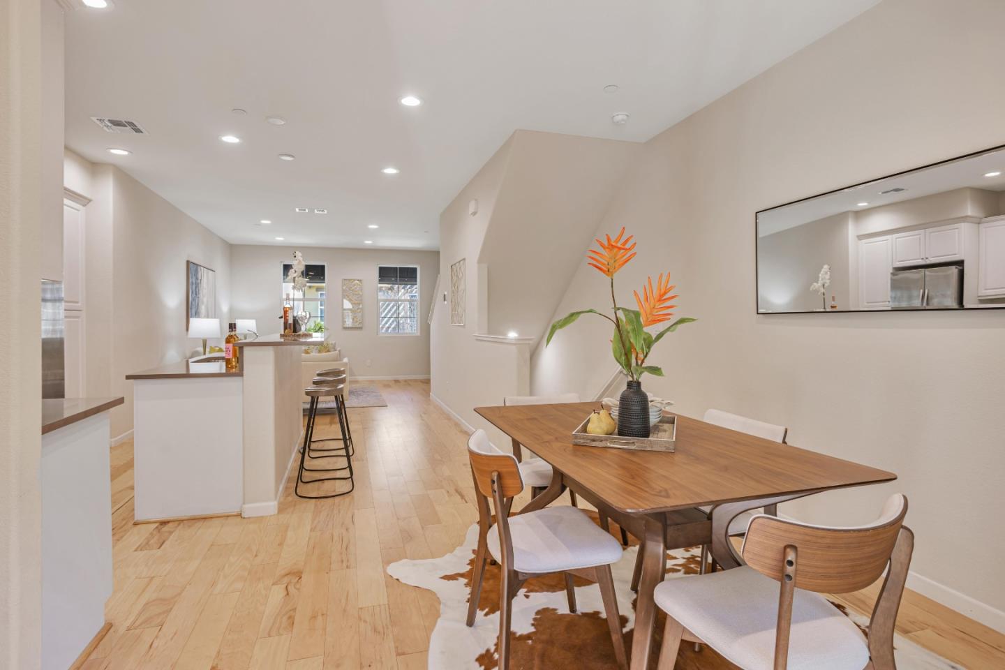 Detail Gallery Image 11 of 41 For 1135 Genco Ter, San Jose,  CA 95133 - 3 Beds | 3/1 Baths