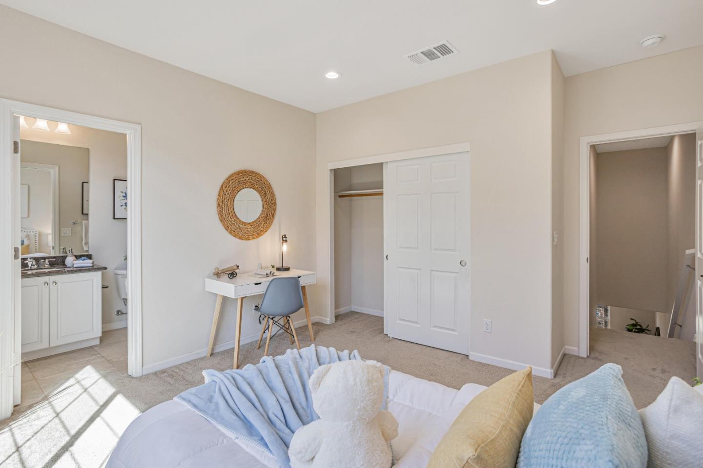 Detail Gallery Image 16 of 41 For 1135 Genco Ter, San Jose,  CA 95133 - 3 Beds | 3/1 Baths