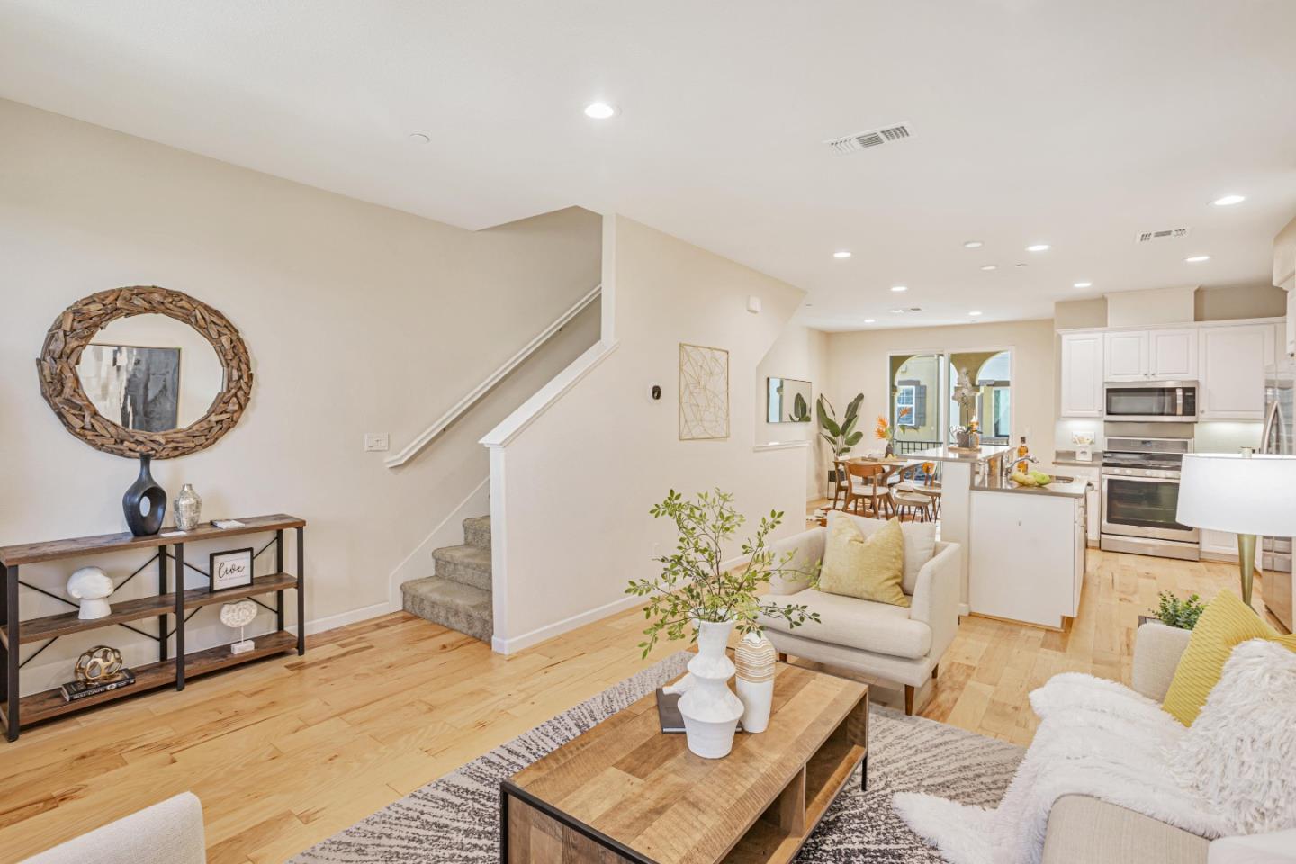 Detail Gallery Image 3 of 41 For 1135 Genco Ter, San Jose,  CA 95133 - 3 Beds | 3/1 Baths