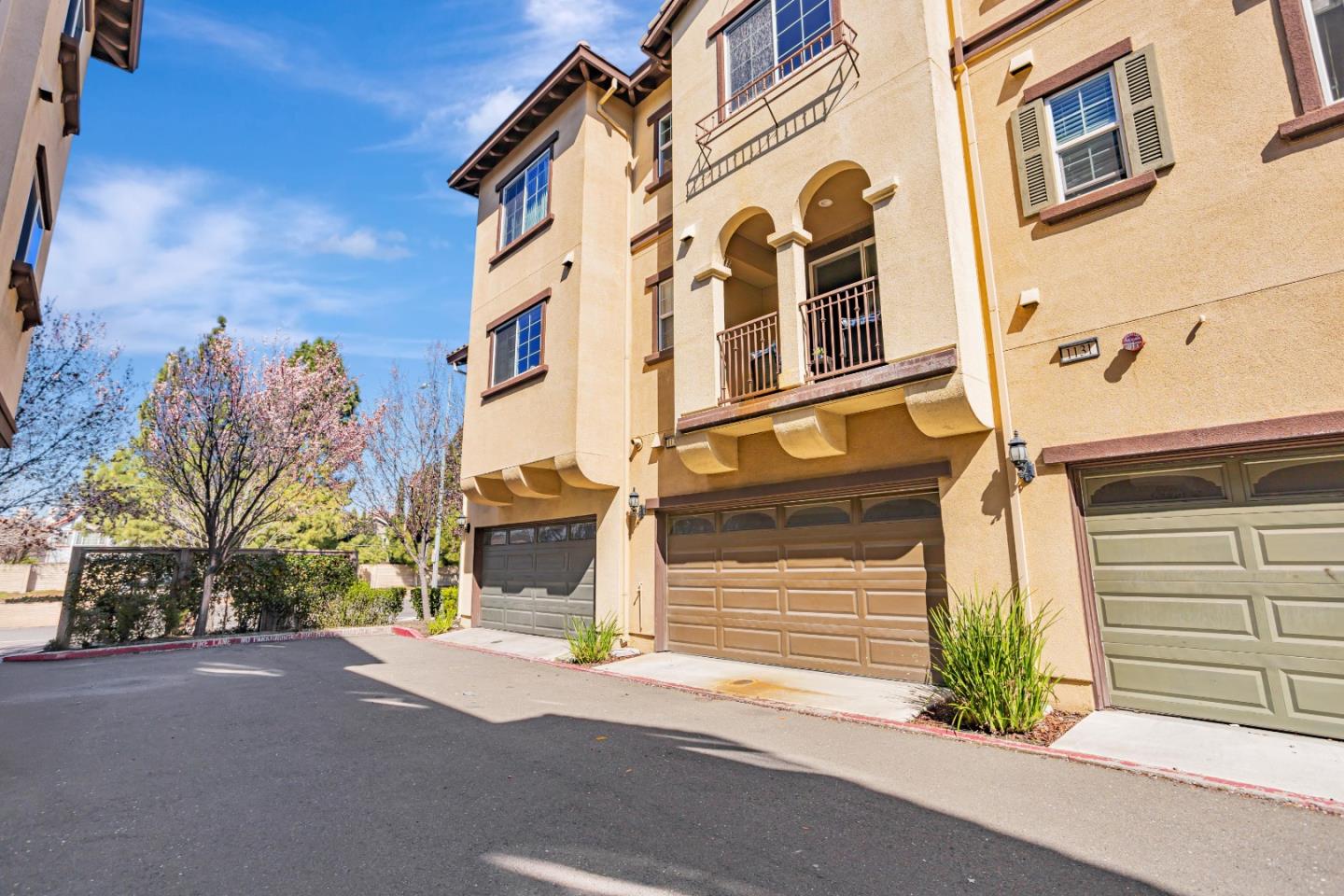 Detail Gallery Image 33 of 41 For 1135 Genco Ter, San Jose,  CA 95133 - 3 Beds | 3/1 Baths