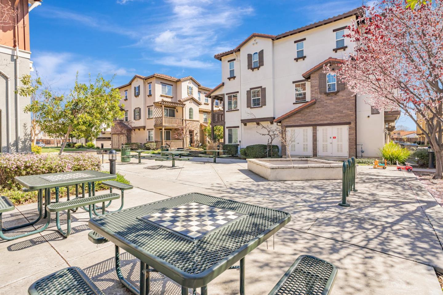 Detail Gallery Image 38 of 41 For 1135 Genco Ter, San Jose,  CA 95133 - 3 Beds | 3/1 Baths