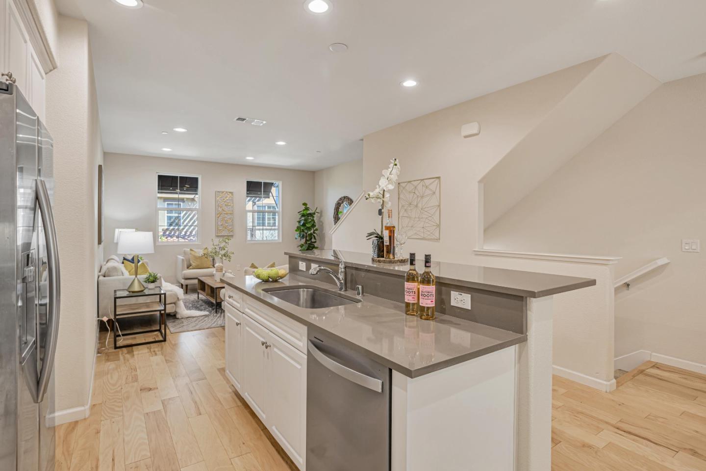 Detail Gallery Image 6 of 41 For 1135 Genco Ter, San Jose,  CA 95133 - 3 Beds | 3/1 Baths