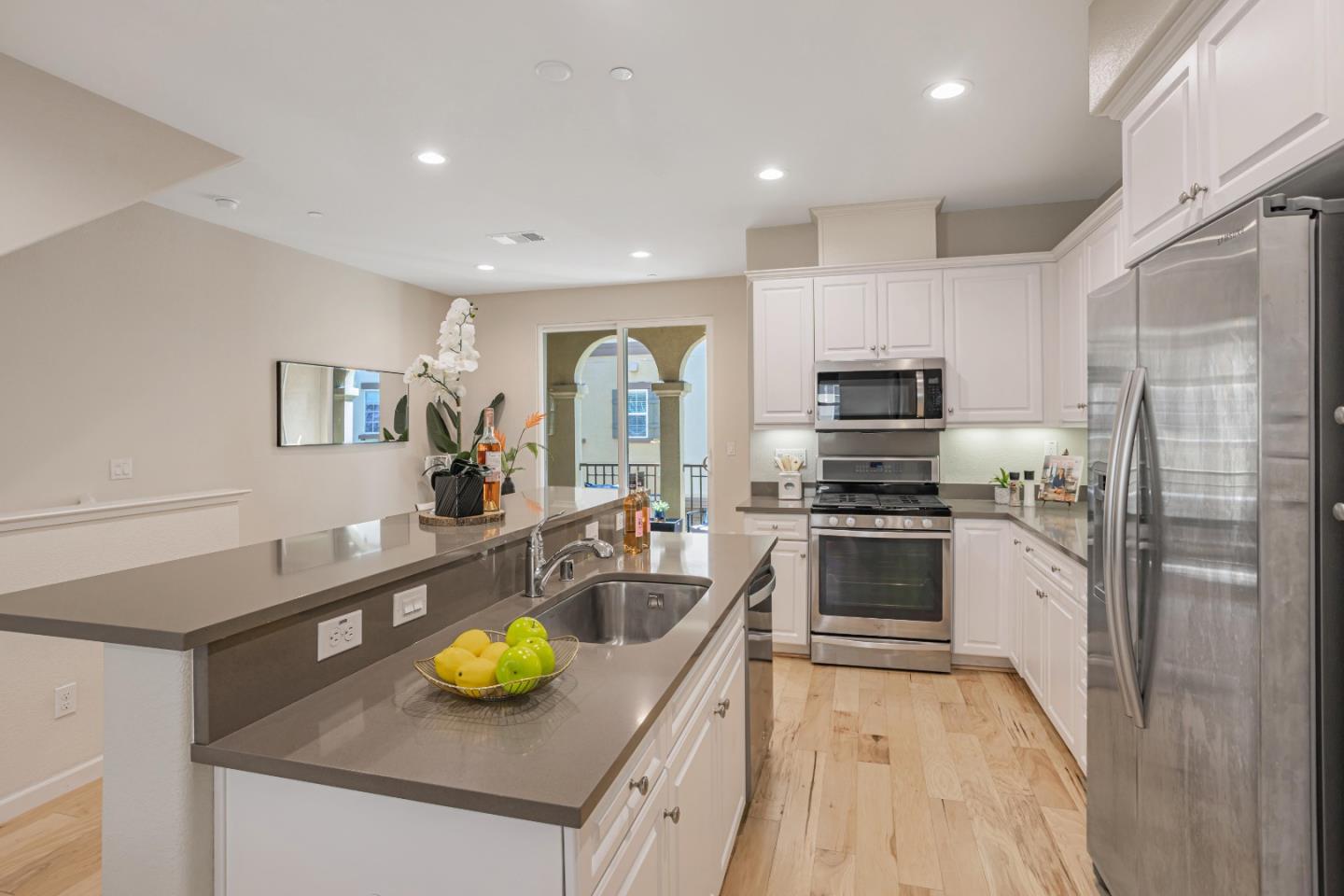 Detail Gallery Image 8 of 41 For 1135 Genco Ter, San Jose,  CA 95133 - 3 Beds | 3/1 Baths
