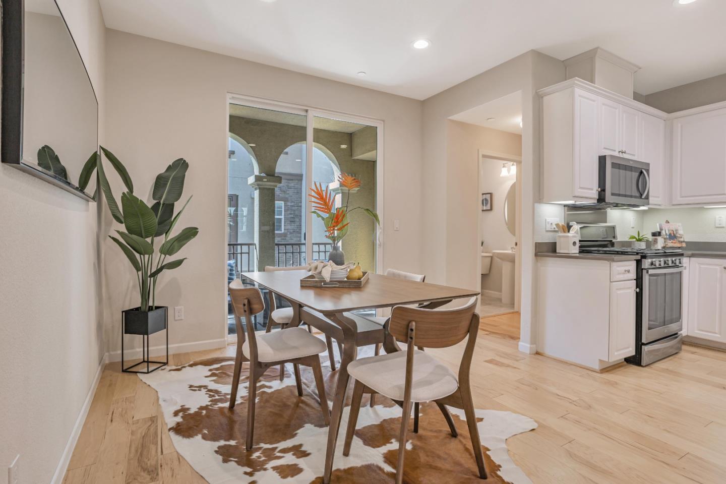 Detail Gallery Image 9 of 41 For 1135 Genco Ter, San Jose,  CA 95133 - 3 Beds | 3/1 Baths