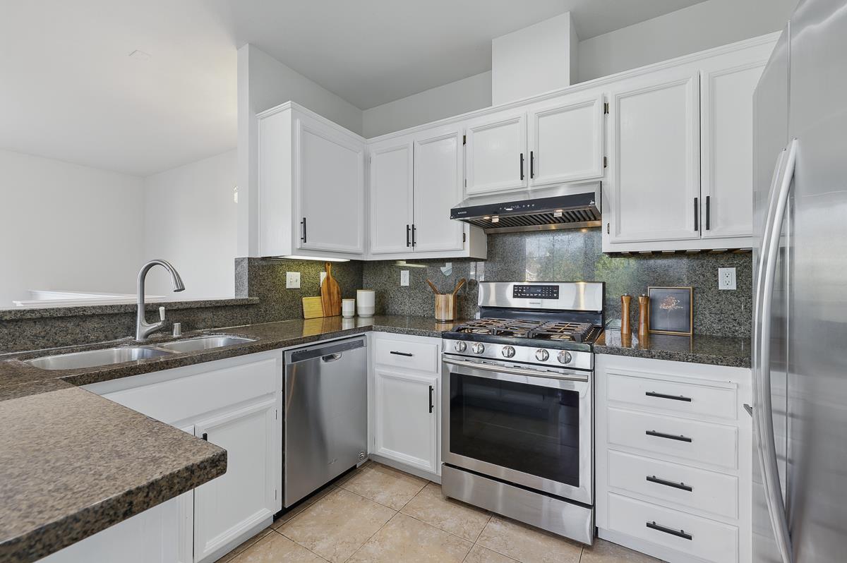 Detail Gallery Image 15 of 48 For 434 Ashling Ct, San Jose,  CA 95136 - 2 Beds | 2 Baths