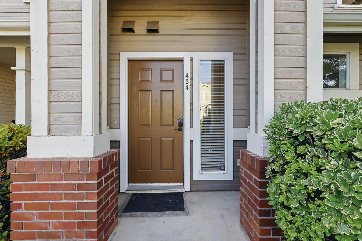 Detail Gallery Image 3 of 48 For 434 Ashling Ct, San Jose,  CA 95136 - 2 Beds | 2 Baths