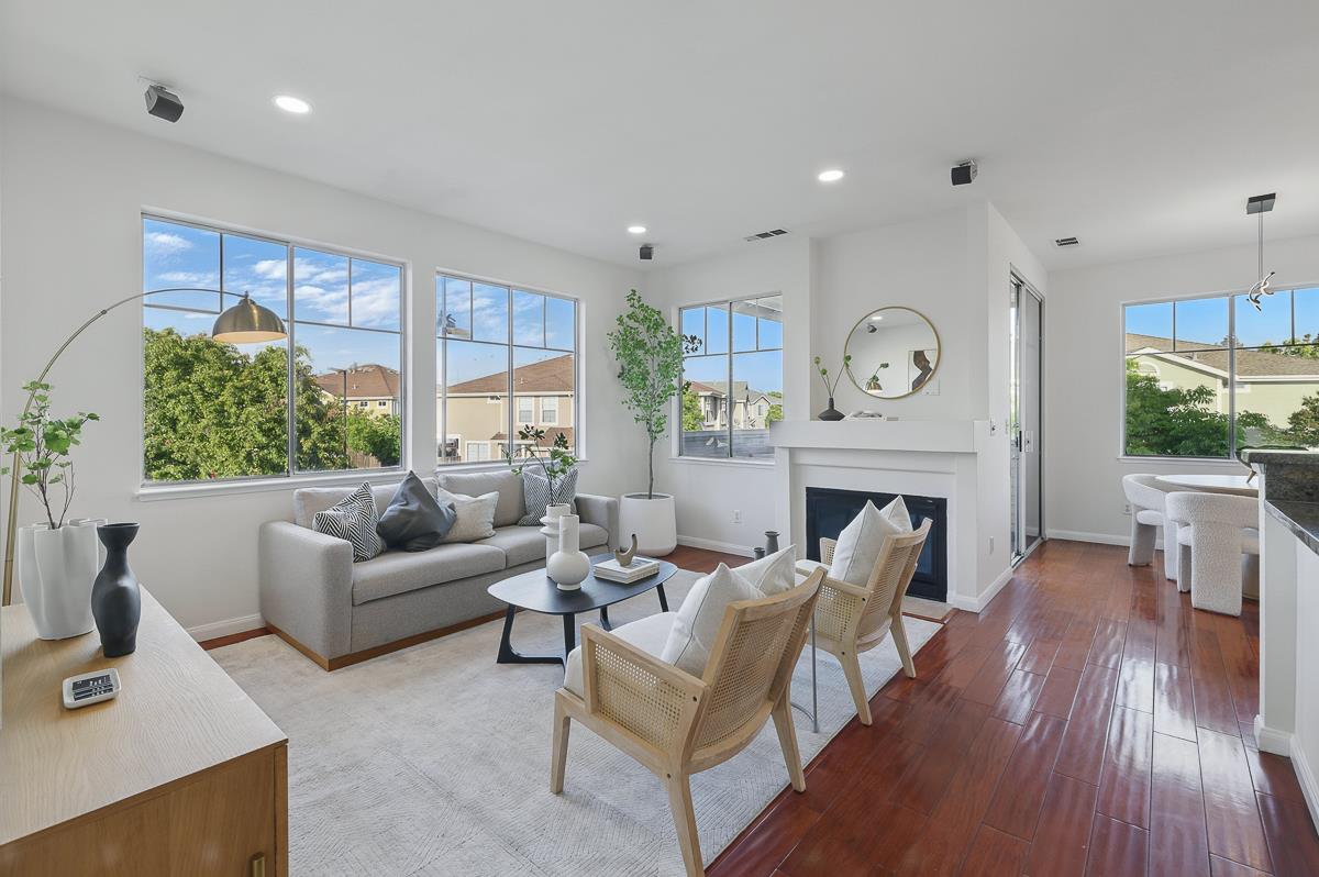 Detail Gallery Image 5 of 48 For 434 Ashling Ct, San Jose,  CA 95136 - 2 Beds | 2 Baths