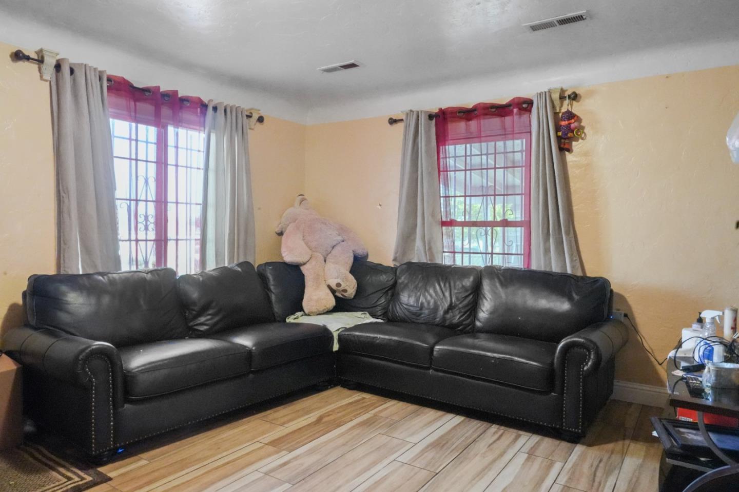 Detail Gallery Image 9 of 32 For 129 N Filice St, Salinas,  CA 93905 - 2 Beds | 1 Baths