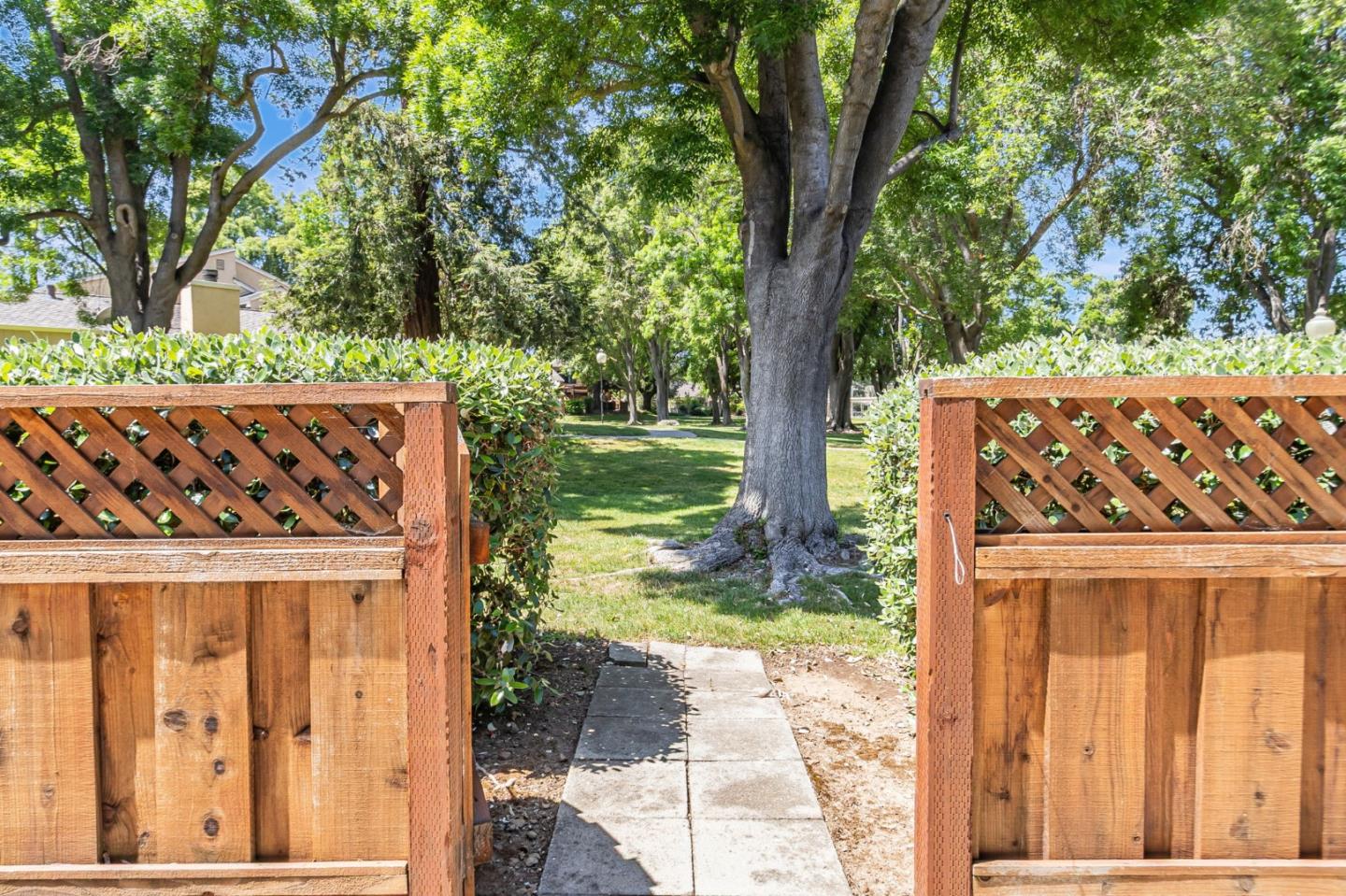 Detail Gallery Image 29 of 72 For 6619 Copperwood Cir, San Jose,  CA 95120 - 3 Beds | 2/1 Baths