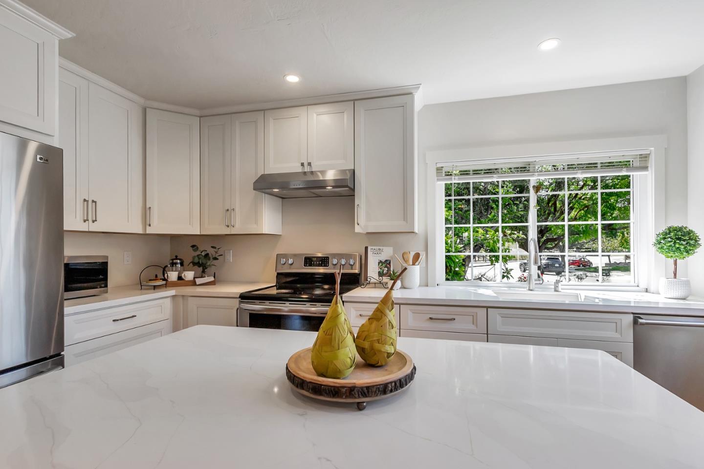 Detail Gallery Image 11 of 21 For 6180 Cahalan Ave, San Jose,  CA 95123 - 3 Beds | 2/1 Baths