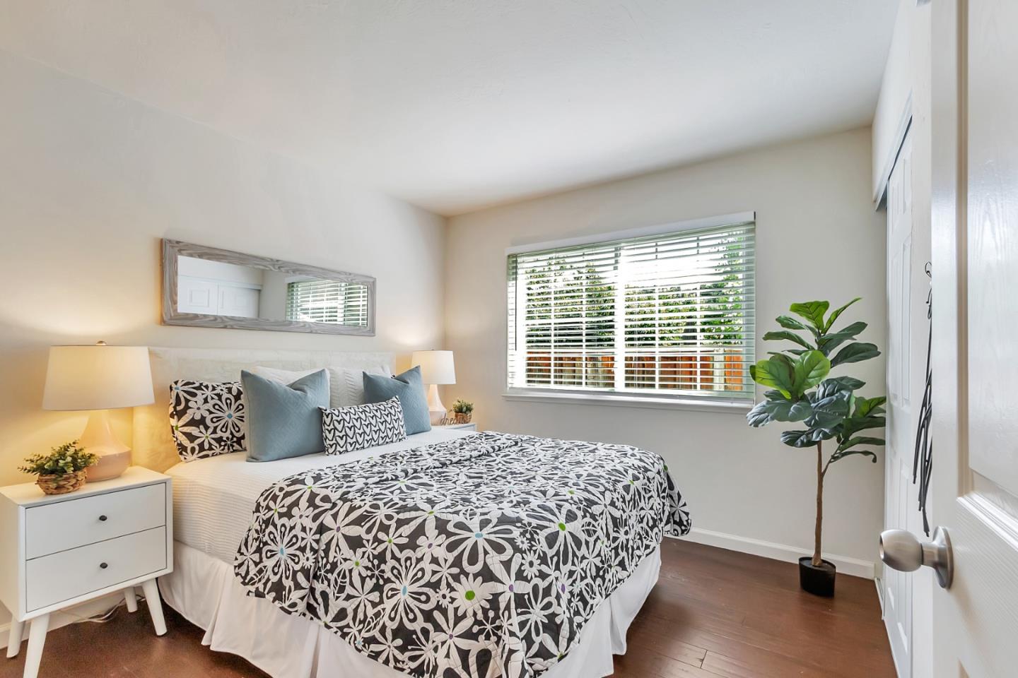 Detail Gallery Image 13 of 21 For 6180 Cahalan Ave, San Jose,  CA 95123 - 3 Beds | 2/1 Baths