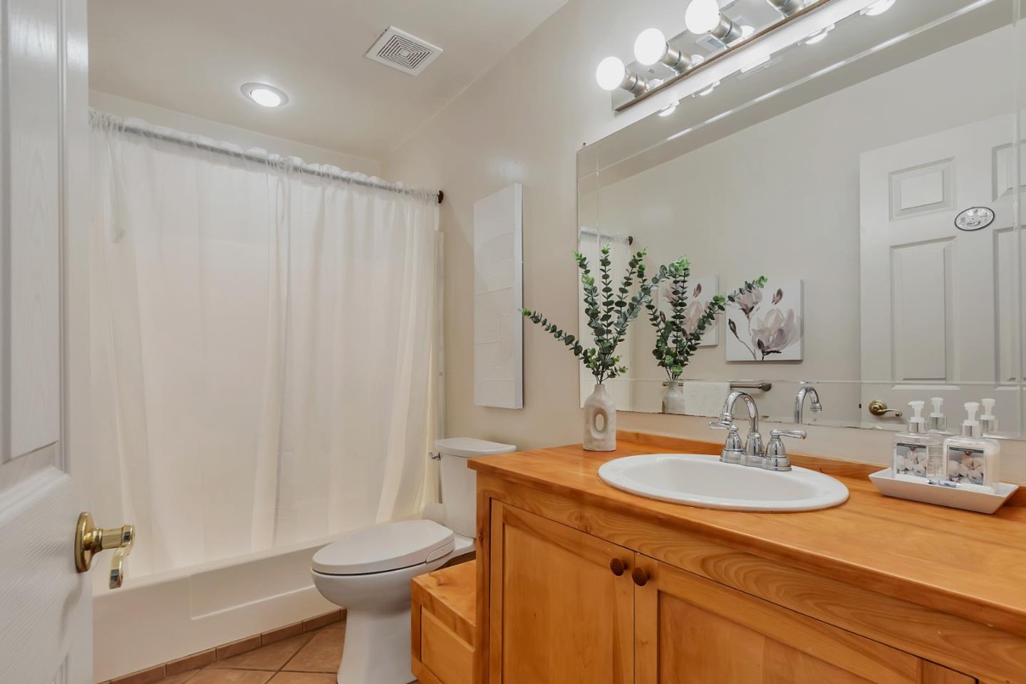 Detail Gallery Image 17 of 21 For 6180 Cahalan Ave, San Jose,  CA 95123 - 3 Beds | 2/1 Baths
