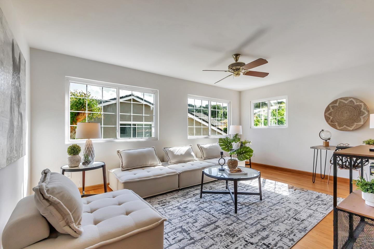 Detail Gallery Image 2 of 21 For 6180 Cahalan Ave, San Jose,  CA 95123 - 3 Beds | 2/1 Baths