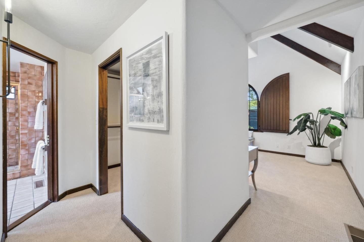 Detail Gallery Image 22 of 66 For 1875 Middlefield Rd, Palo Alto,  CA 94301 - 4 Beds | 3 Baths