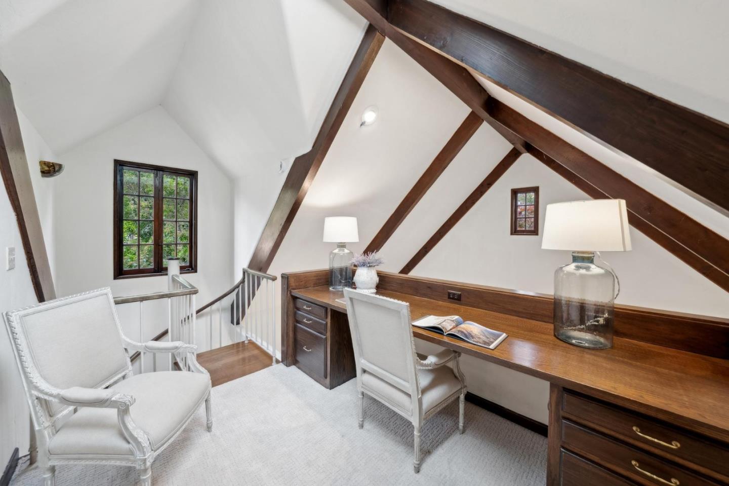 Detail Gallery Image 27 of 66 For 1875 Middlefield Rd, Palo Alto,  CA 94301 - 4 Beds | 3 Baths